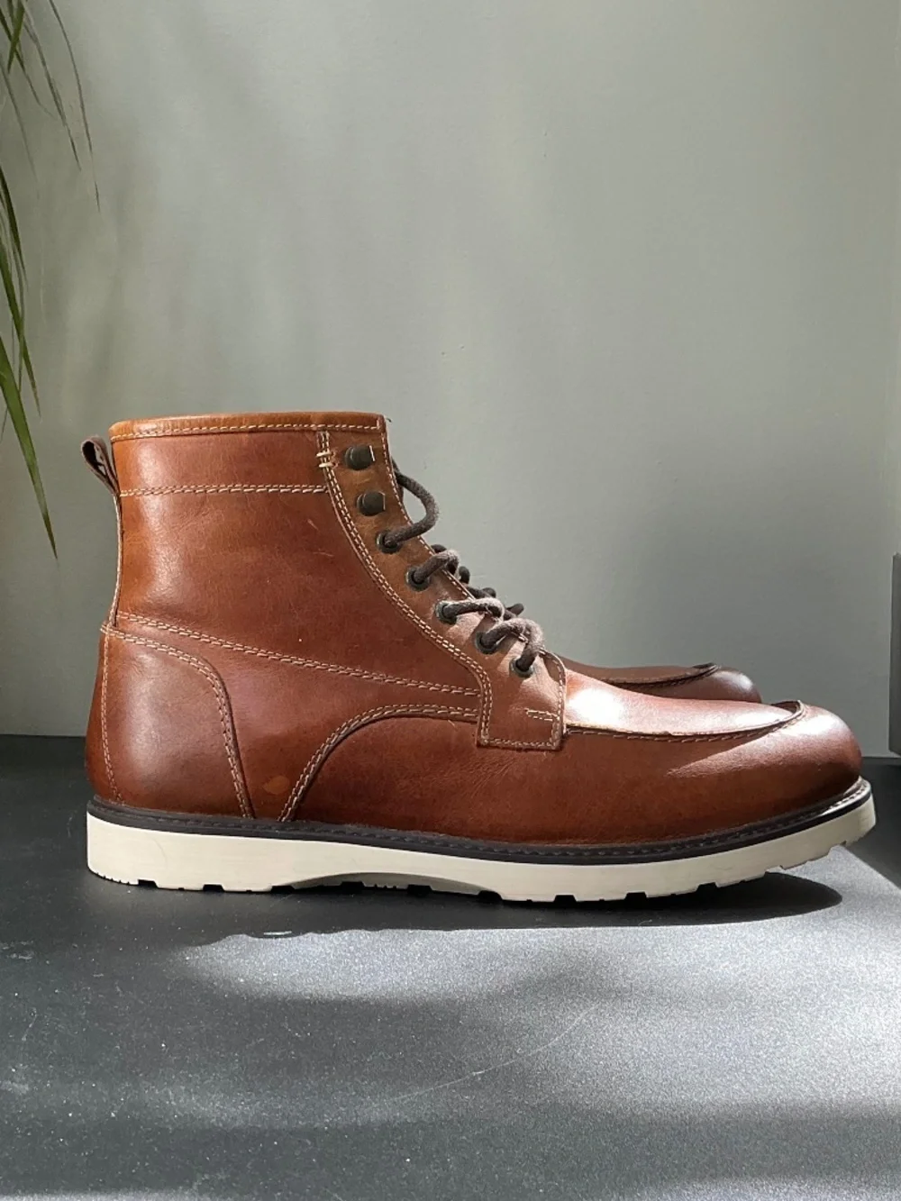 Crown Vintage Men’s 13W BOOTS